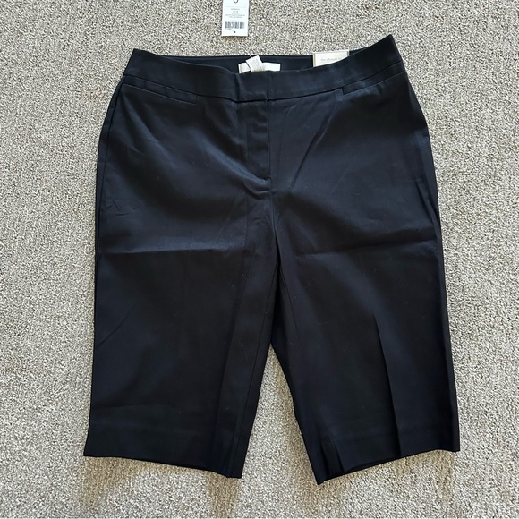 Chico’s Crossover Twill Zip Bermuda 13 Inch Short Black Size 0 / US 4 - Picture 1 of 7